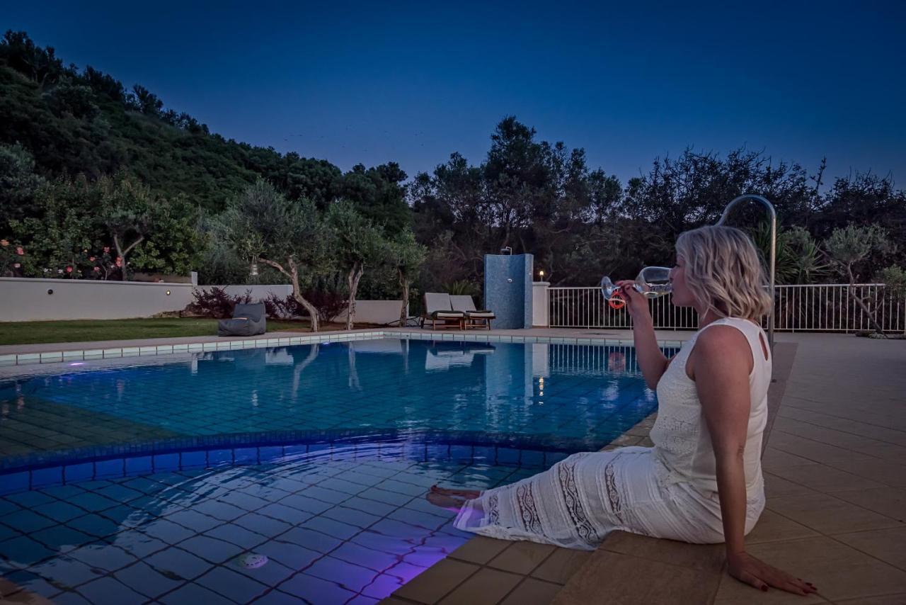 Villa Cretan Blu Platanias Platanés Exterior foto