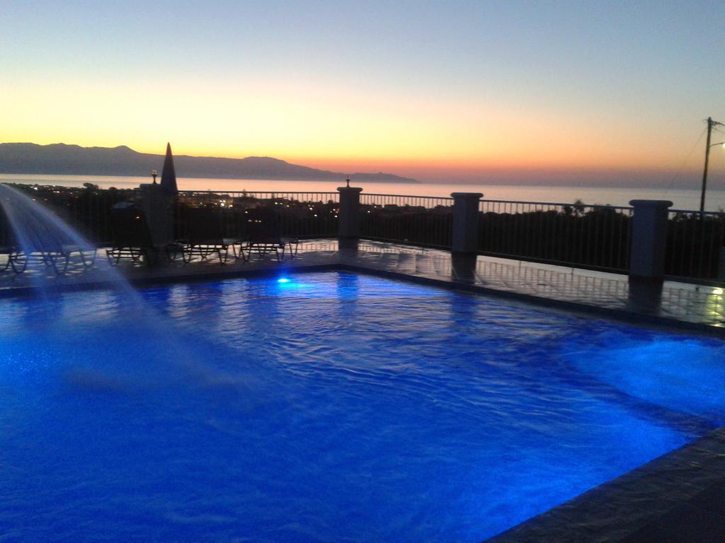 Villa Cretan Blu Platanias Platanés Exterior foto